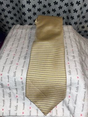 Tommy Hilfinger Men's Yellow Checkered Silk Tie - Classic Work & Event Accessory